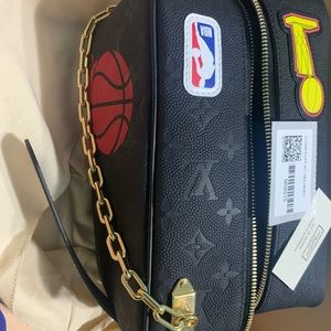 LOUIS VUITTON LVXNBA CLOAKROOM DOPP KIT